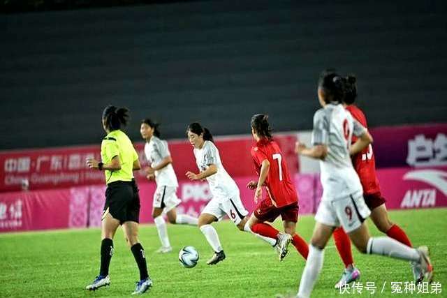 江苏女足比赛：南京队击败苏州队晋级半决赛