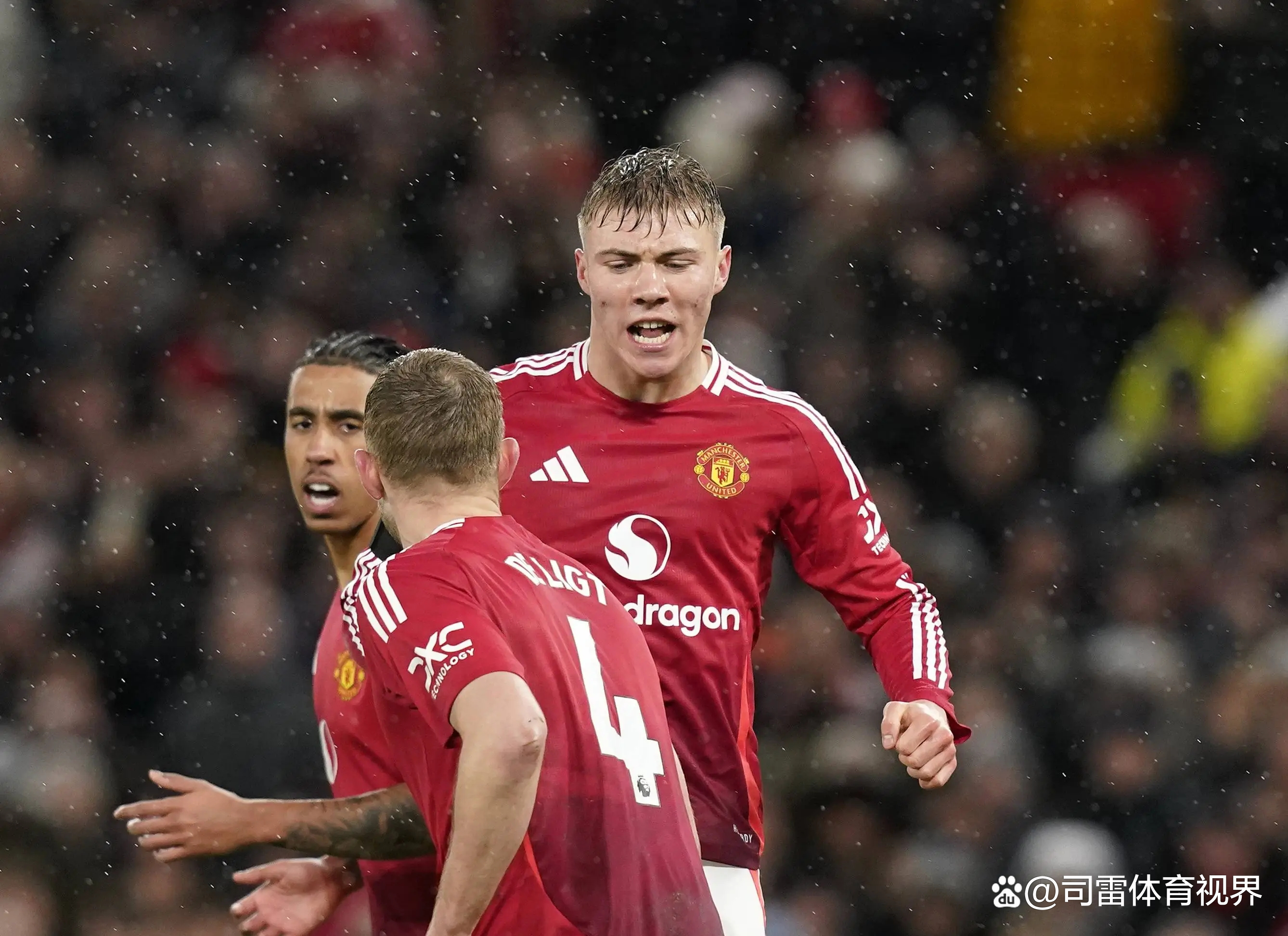 包含曼联险胜多特蒙德，奥亚尔萨瓦尔状态火热的词条