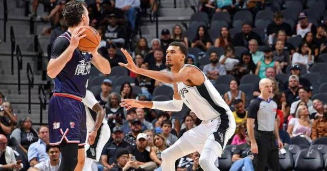 马刺翻盘广州队,易建联统治全场 马刺翻盘广州队,易建联统治全场