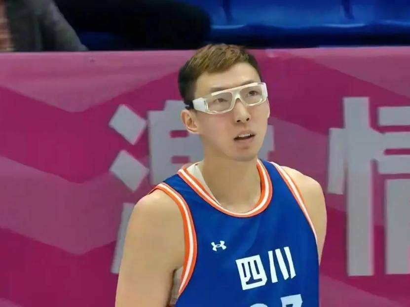 深圳队逆转青岛队,周琦刷新纪录 深圳队逆转青岛队,周琦刷新纪录