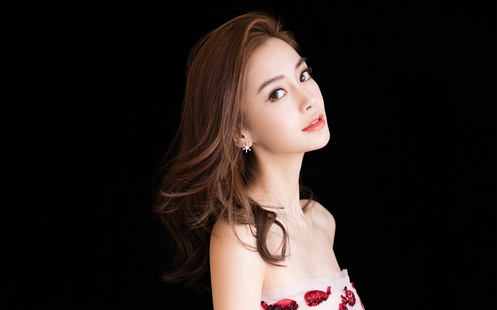 突尼斯对阵奥地利,萨内赛后评分拉满,闪耀全场诠释完美表现