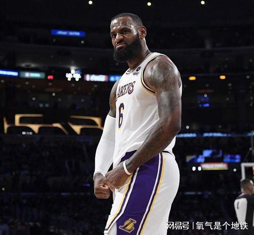 爱游戏娱乐-上海队对阵吉林队，詹姆斯高光表现